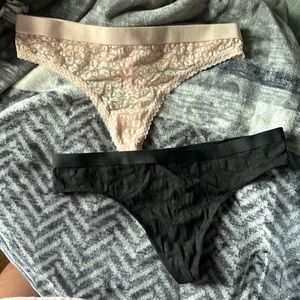 Women’s thongs